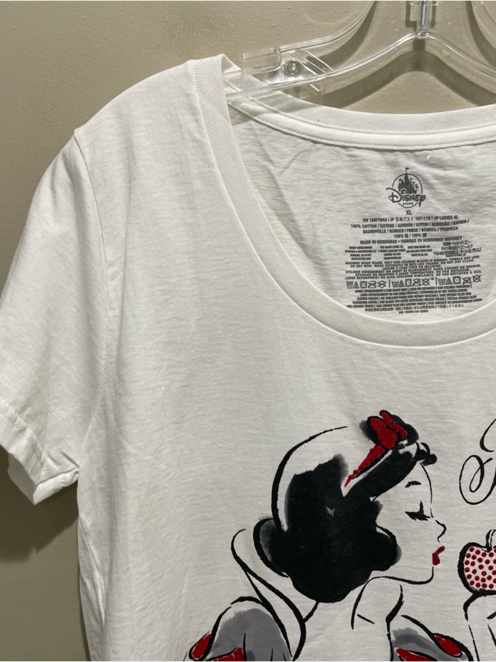 Disney Store Snow White Just One Bite Graphic Tee Shirt White Women Size XL - Picture 4 of 6
